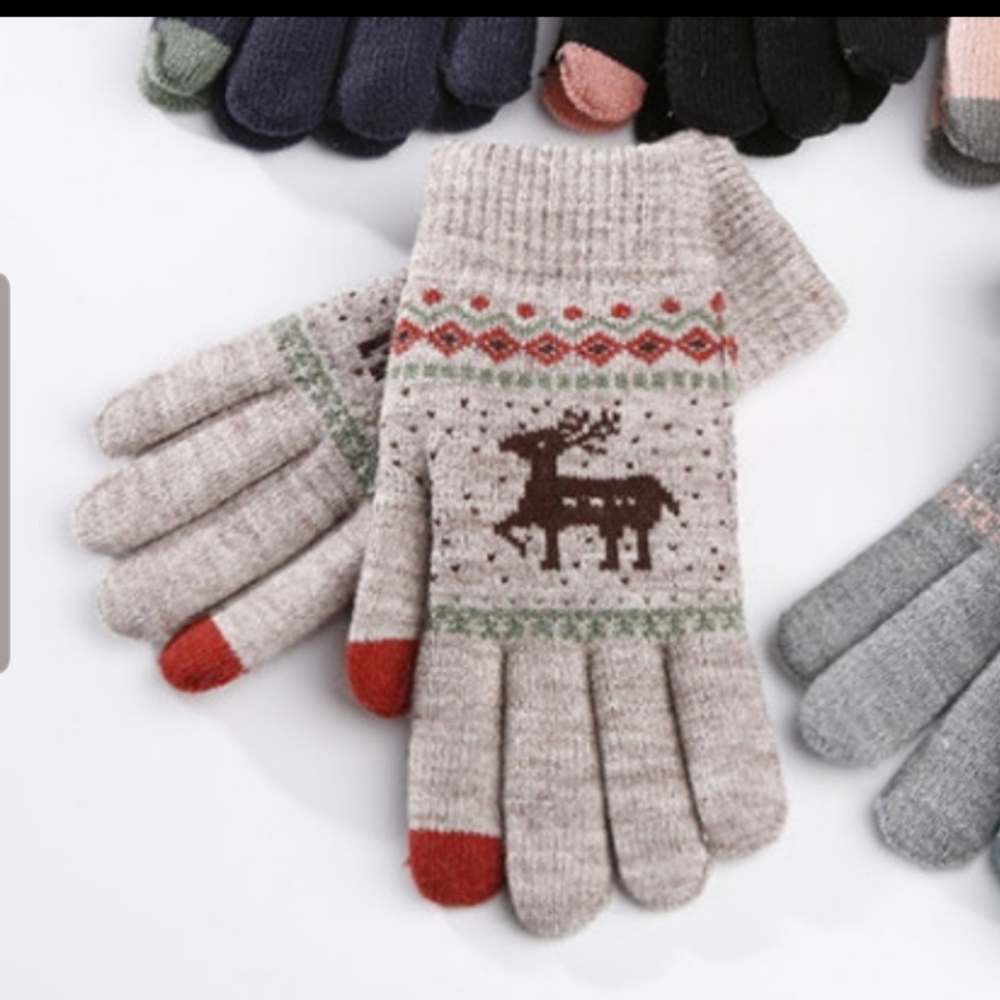 Holiday Reindeer Gloves